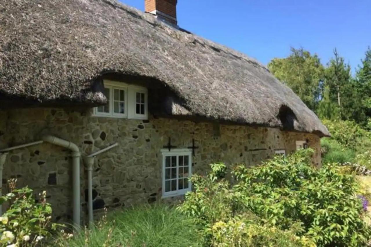 Afton Thatch: Beautiful Thatched Family Cottage Freshwater Εξωτερικό φωτογραφία