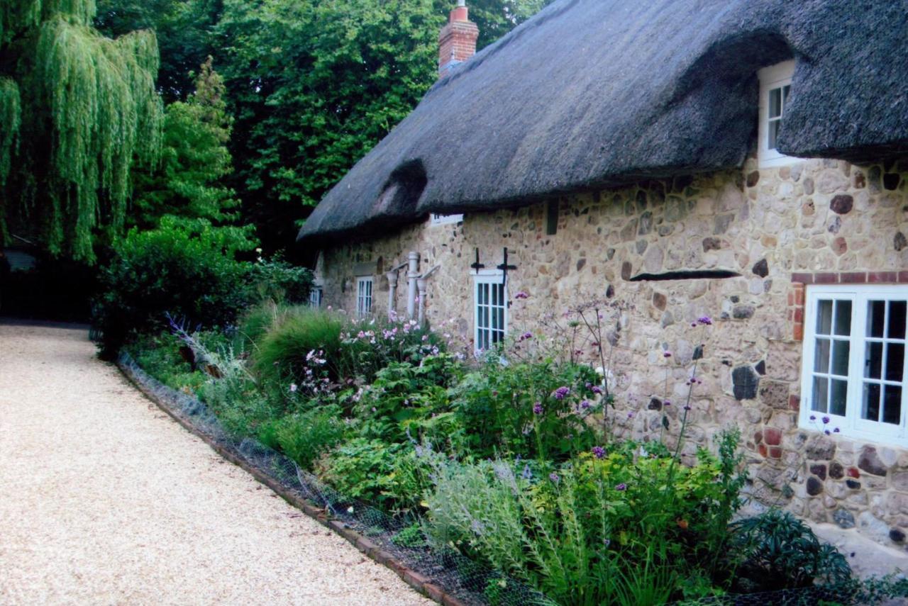 Afton Thatch: Beautiful Thatched Family Cottage Freshwater Εξωτερικό φωτογραφία